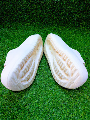 Slippers - Alternative view